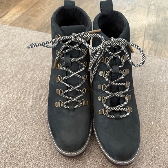 Toms Boots - Picture 1 of 6